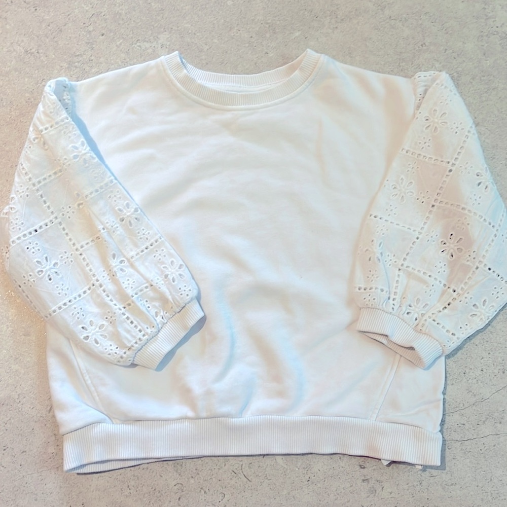 • sweat-shirt (4-5T)